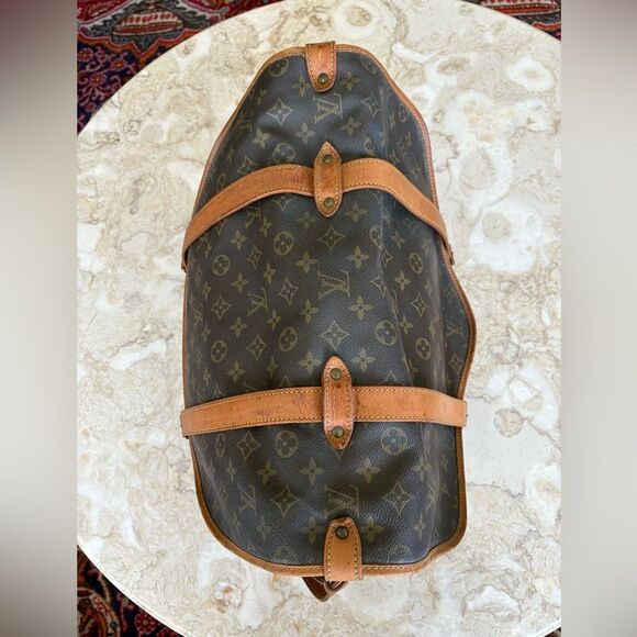 Authentic Louis Vuitton Monogram SAUMUR 43 XL Messenger Bag Unisex - Picture 6 of 15